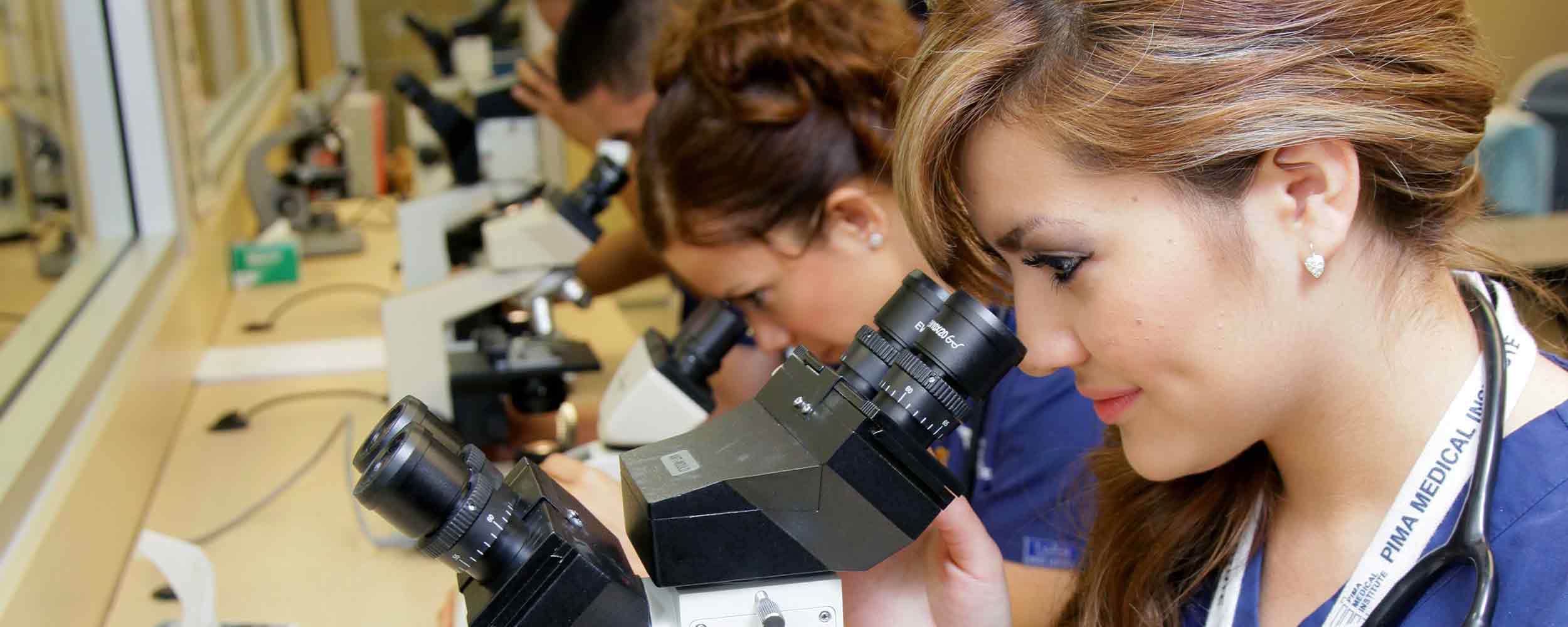 Students in Lab Pima Medical Insitute